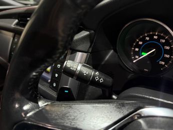 Jaguar XF 2.0d R-Sport Saloon 4dr Diesel Auto Euro 6 (s/s) (180 ps)