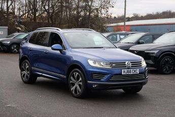 Volkswagen Touareg 3.0 TDI V6 BlueMotion Tech R-Line SUV 5dr Diesel Tiptronic 4WD E