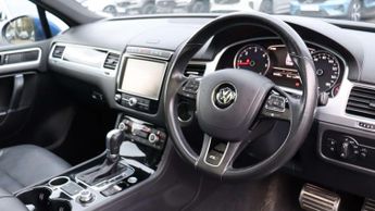 Volkswagen Touareg 3.0 TDI V6 BlueMotion Tech R-Line SUV 5dr Diesel Tiptronic 4WD E