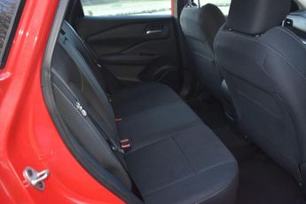 Nissan Qashqai 1.3 DIG-T MHEV Acenta Premium XTRON Euro 6 (s/s) 5dr