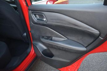 Nissan Qashqai 1.3 DIG-T MHEV Acenta Premium XTRON Euro 6 (s/s) 5dr