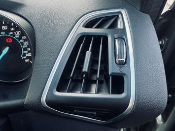 Ford Kuga 2.0 TDCi Titanium SUV 5dr Diesel Powershift AWD Euro 5 (163 ps)