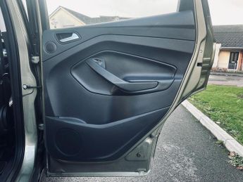 Ford Kuga 2.0 TDCi Titanium SUV 5dr Diesel Powershift AWD Euro 5 (163 ps)