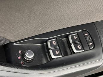 Audi Q3 2.0 TDI SE S Tronic quattro Euro 6 (s/s) 5dr