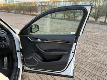 Audi Q3 2.0 TDI Black Edition SUV 5dr Diesel S Tronic quattro Euro 6 (s/