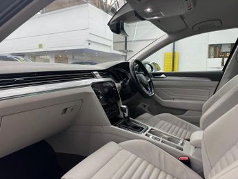 Volkswagen Passat 1.4 TSI 13kWh GTE Estate Petrol Plug-in Hybrid DSG Euro 6 (s/s) 