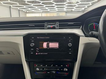 Volkswagen Passat 1.4 TSI 13kWh GTE Estate Petrol Plug-in Hybrid DSG Euro 6 (s/s) 