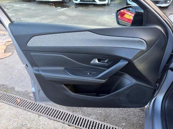 Peugeot 308 1.2 PureTech Allure Premium Hatchback 5dr Petrol EAT Euro 6 (s/s