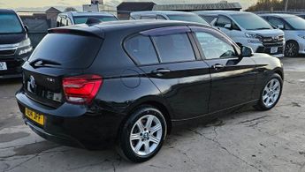 BMW 1 Series 116i -SPORTS-1.6L PETROL-AUTOMATIC-APPLE CARPLAY-ULEZ/CAZ PASS-F