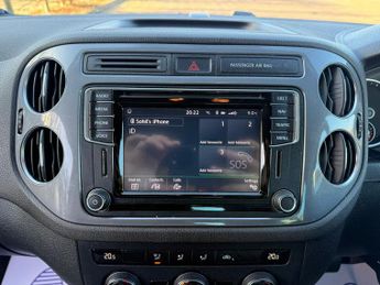 Volkswagen Tiguan 2.0 TDI BlueMotion Tech Match Edition SUV 5dr Diesel DSG 4WD Eur