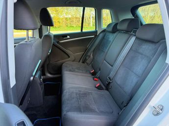 Volkswagen Tiguan 2.0 TDI BlueMotion Tech Match Edition SUV 5dr Diesel DSG 4WD Eur