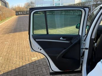 Volkswagen Tiguan 2.0 TDI BlueMotion Tech Match Edition SUV 5dr Diesel DSG 4WD Eur