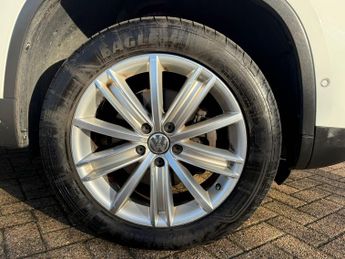 Volkswagen Tiguan 2.0 TDI BlueMotion Tech Match Edition SUV 5dr Diesel DSG 4WD Eur