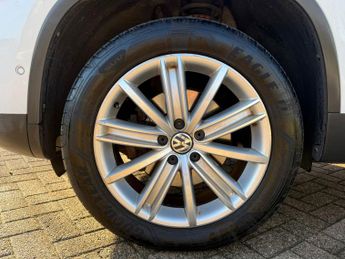 Volkswagen Tiguan 2.0 TDI BlueMotion Tech Match Edition SUV 5dr Diesel DSG 4WD Eur