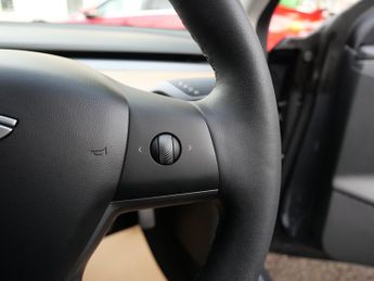 Tesla Model 3 (Dual Motor) Long Range Electric Auto 4WDE (346 ps) 4dr 1 Owner 