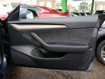 Tesla Model 3 (Dual Motor) Long Range Electric Auto 4WDE (346 ps) 4dr 1 Owner 