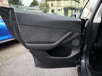 Tesla Model Y (Dual Motor) Long Range Electric Auto 4WDE (384 bhp) 5dr