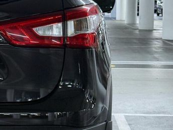 Nissan Qashqai 1.2 DIG-T Tekna SUV 5dr Petrol XTRON 2WD Euro 6 (s/s) (115 ps)