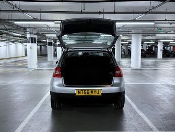 Volkswagen Golf 1.6 FSI S Hatchback 5dr Petrol Automatic (180 g/km, 113 bhp)