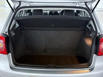 Volkswagen Golf 1.6 FSI S Hatchback 5dr Petrol Automatic (180 g/km, 113 bhp)