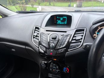 Ford Fiesta 1.6 TDCi ECOnetic Zetec Hatchback 5dr Diesel Manual Euro 5 (s/s)