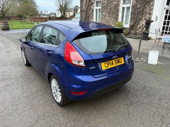 Ford Fiesta 1.6 TDCi ECOnetic Zetec Hatchback 5dr Diesel Manual Euro 5 (s/s)
