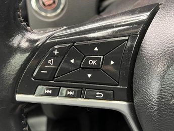 Nissan Qashqai 1.2 DIG-T N-Connecta XTRON Euro 6 (s/s) 5dr