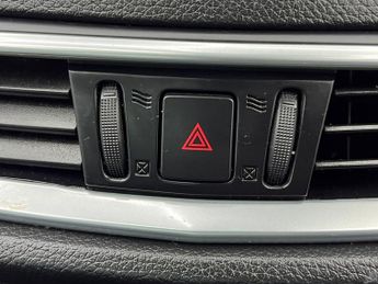 Nissan Qashqai 1.2 DIG-T N-Connecta XTRON Euro 6 (s/s) 5dr