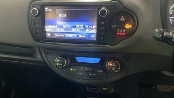 Toyota Yaris 1.5 VVT-h Icon Hatchback 5dr Petrol Hybrid E-CVT Euro 6 (101 ps)