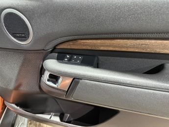 Land Rover Discovery 2.0 SD4 HSE SUV 5dr Diesel Auto 4WD Euro 6 (s/s) (240 ps)