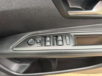 Peugeot 3008 1.6 PureTech GT Line SUV 5dr Petrol EAT Euro 6 (s/s) (180 ps)