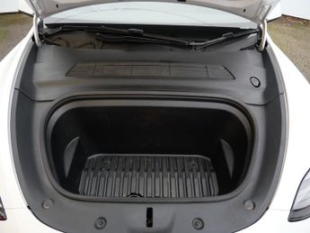 Tesla Model Y (Dual Motor) Long Range Electric Auto 4WDE (384 bhp) 5dr 1 Owner