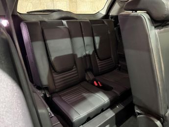 Land Rover Discovery Sport 2.0 TD4 HSE Luxury SUV 5dr Diesel Auto 4WD Euro 6 (s/s) (180 ps)