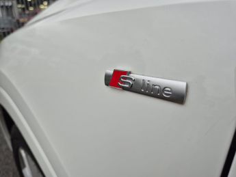 Audi Q3 1.5 TFSI CoD 35 S line SUV 5dr Petrol S Tronic Euro 6 (s/s) (150