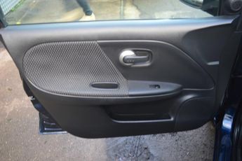 Nissan Note 1.6 16V Acenta Hatchback 5dr Petrol Auto Euro 4 (110 ps)