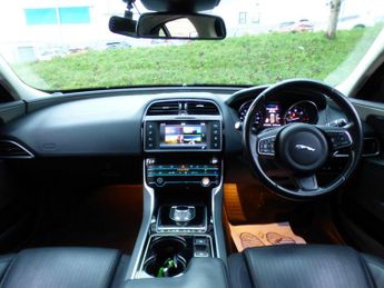 Jaguar XE 2.0d Portfolio Auto Euro 6 (s/s) 4dr