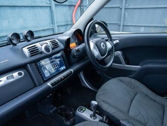 Smart ForTwo 1.0 MHD Passion Cabriolet 2dr Petrol SoftTouch Euro 5 (s/s) (71 