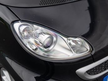 Smart ForTwo 1.0 MHD Passion Cabriolet 2dr Petrol SoftTouch Euro 5 (s/s) (71 