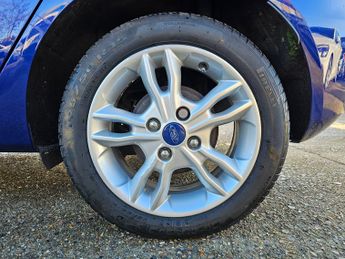 Ford Fiesta 1.0T EcoBoost Zetec Hatchback 5dr Petrol Powershift Euro 6 (100 