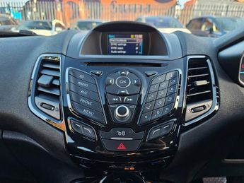 Ford Fiesta 1.0T EcoBoost Zetec Hatchback 5dr Petrol Powershift Euro 6 (100 