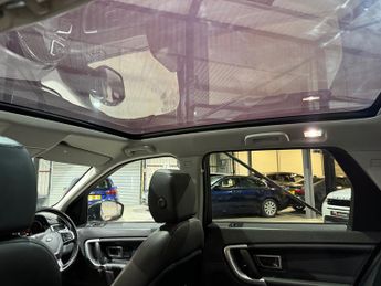 Land Rover Discovery Sport 2.0 TD4 HSE Black SUV 5dr Diesel Auto 4WD Euro 6 (s/s) (180 ps)