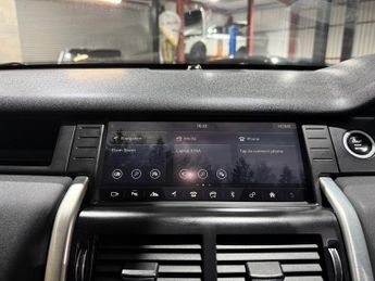 Land Rover Discovery Sport 2.0 TD4 HSE Black SUV 5dr Diesel Auto 4WD Euro 6 (s/s) (180 ps)