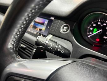 Land Rover Discovery Sport 2.0 TD4 HSE Black SUV 5dr Diesel Auto 4WD Euro 6 (s/s) (180 ps)