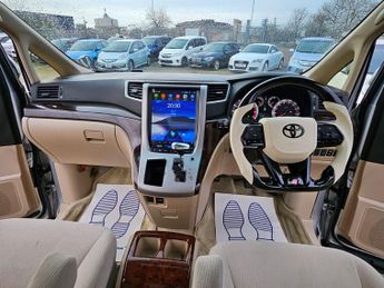 Toyota Vellfire 8 Seater- 2.4L Petrol-DUAL SUNROOF-Ulez/caz pass-Free 40months g