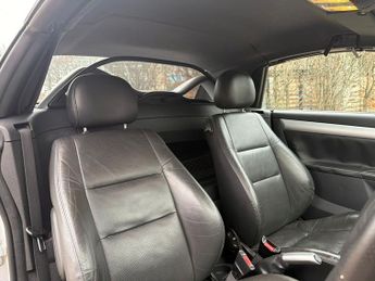 Vauxhall Tigra 1.4i 16v Exclusiv Convertible 2dr Petrol Manual (a/c) (146 g/km,