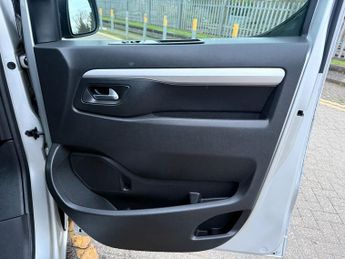 Peugeot Traveller 2.0 BlueHDi Allure Standard MPV 5dr Diesel EAT8 MWB Euro 6 (s/s)