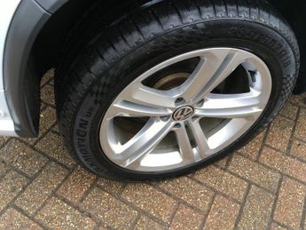 Volkswagen Tiguan 2.0 TDI BlueMotion Tech R-Line Edition SUV 5dr Diesel DSG 4WD Eu