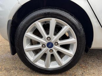 Ford Fiesta 1.0T EcoBoost Titanium Hatchback 5dr Petrol Powershift Euro 6 (1