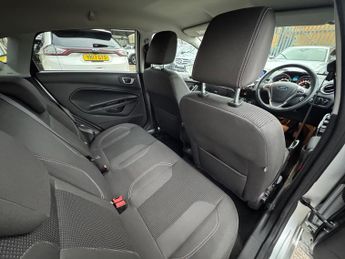 Ford Fiesta 1.0T EcoBoost Titanium Hatchback 5dr Petrol Powershift Euro 6 (1