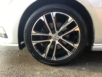 Volkswagen Golf 1.4 TSI BlueMotion Tech ACT R-Line Hatchback 5dr Petrol Manual E